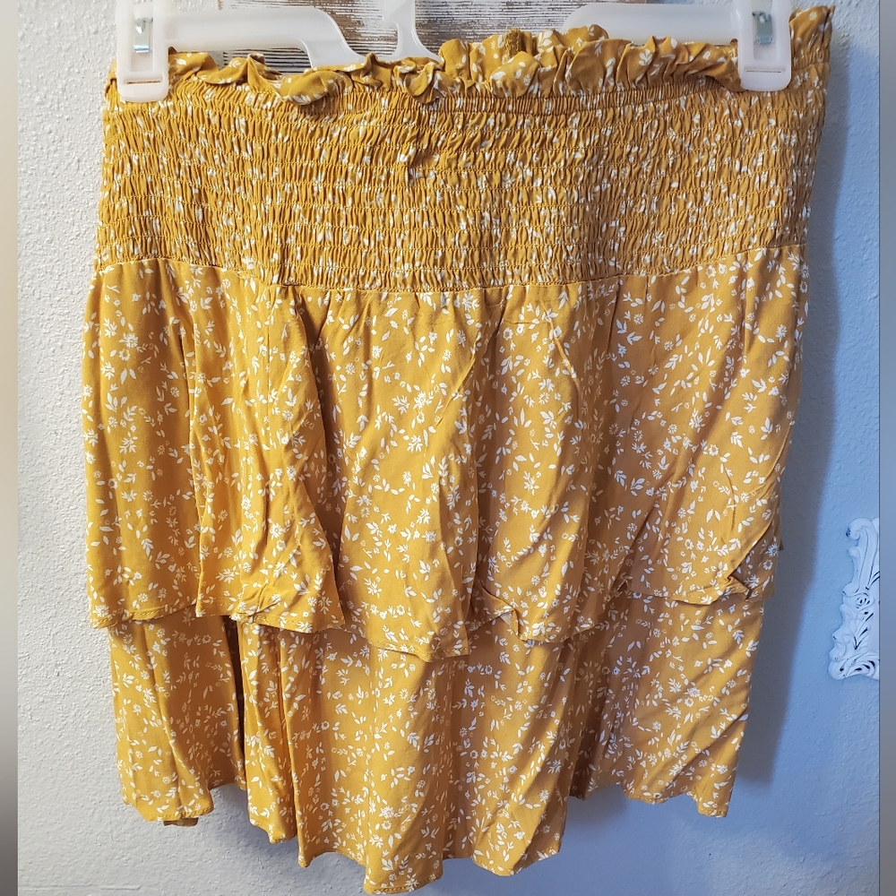 Yellow flowy dress with white flowers, size 2x